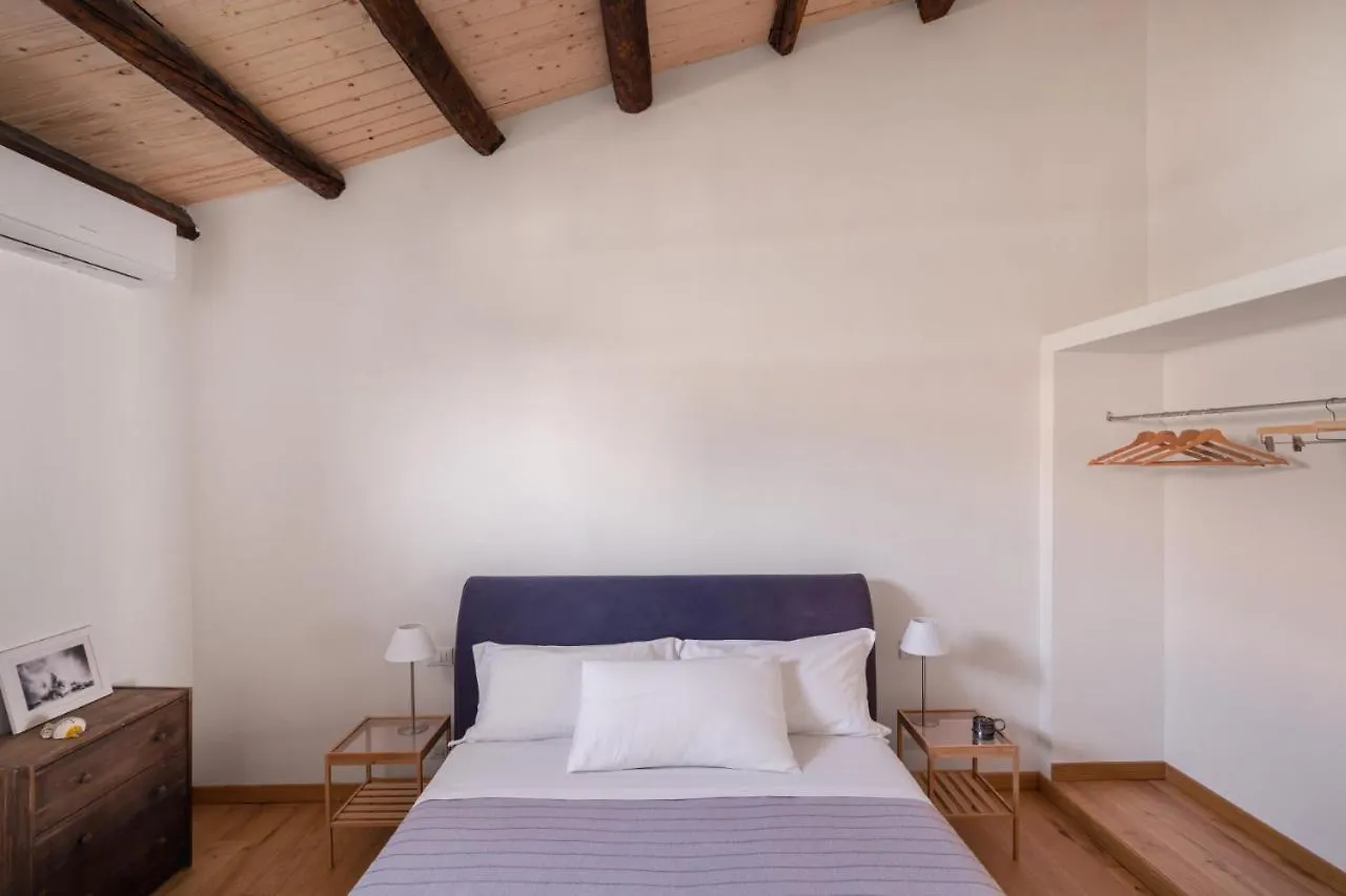 Conte Ruggero Apartment By Domusicily Palermo 0*,  Italia