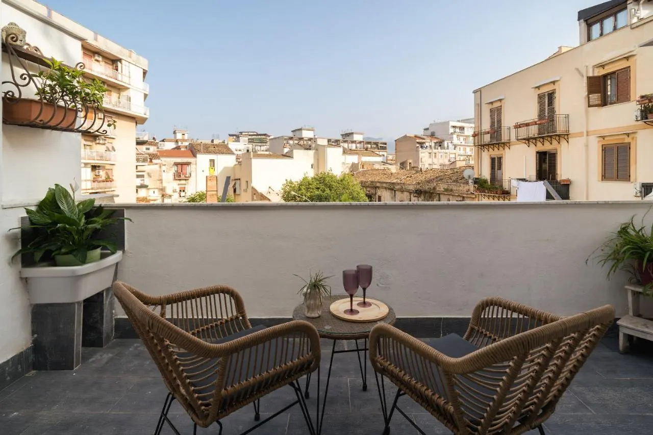 Conte Ruggero Apartment By Domusicily Palermo