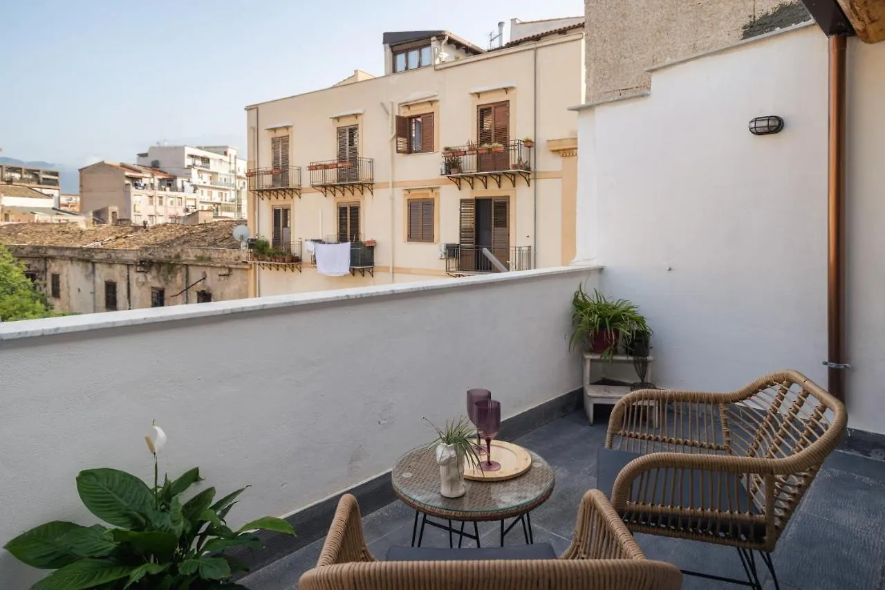 Conte Ruggero Apartment By Domusicily Palermo
