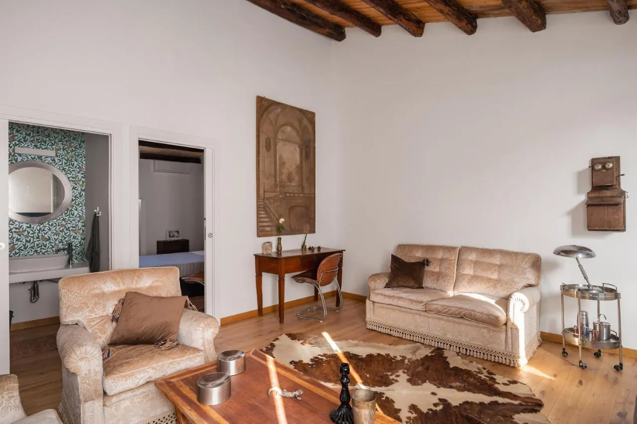 Conte Ruggero Apartment By Domusicilyの連絡先
